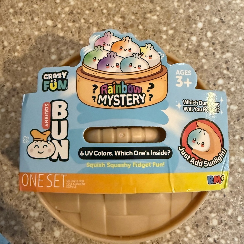 Rainbow Mystery Squishy Bun - color green